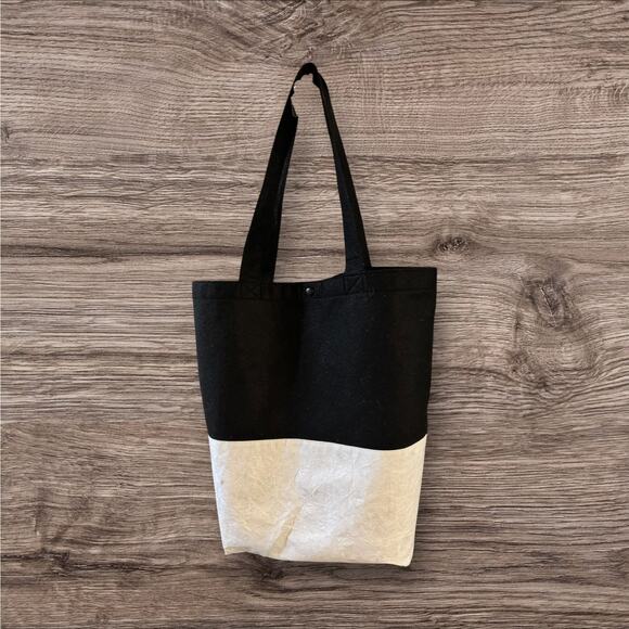 Lululemon Large Black White Shopper Tote - Snap Closure - Picture 4 of 6